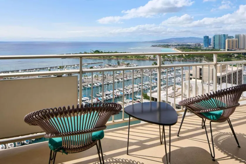 Ilikai Hotel & Luxury Suites - Image 1