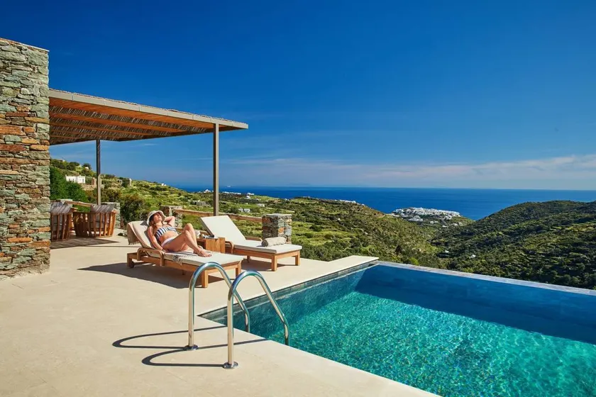 Agréable villa adaptée aux familles avec jardin, piscine privée et terrasse | Vue plage - Image 1
