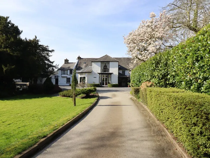 Child-friendly cottage with garden | Pets allowed - Image 1