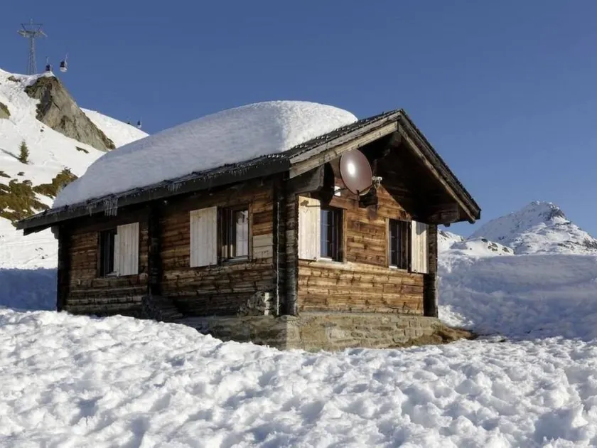 Holiday home with barbeque | Mountain view - Image 1