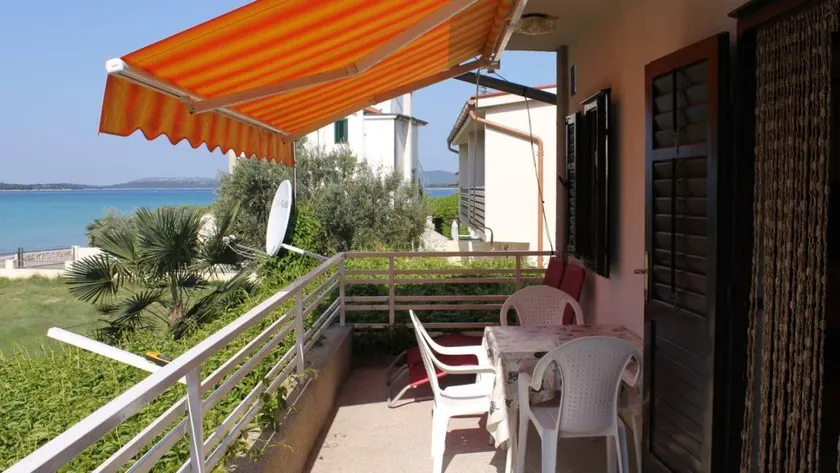 Holiday apartment with terrace & BBQ | Sea view - Image 1