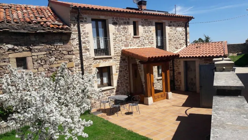 Maison de vacances avec jardin, barbecue et terrasse | Vue montagne - Image 1
