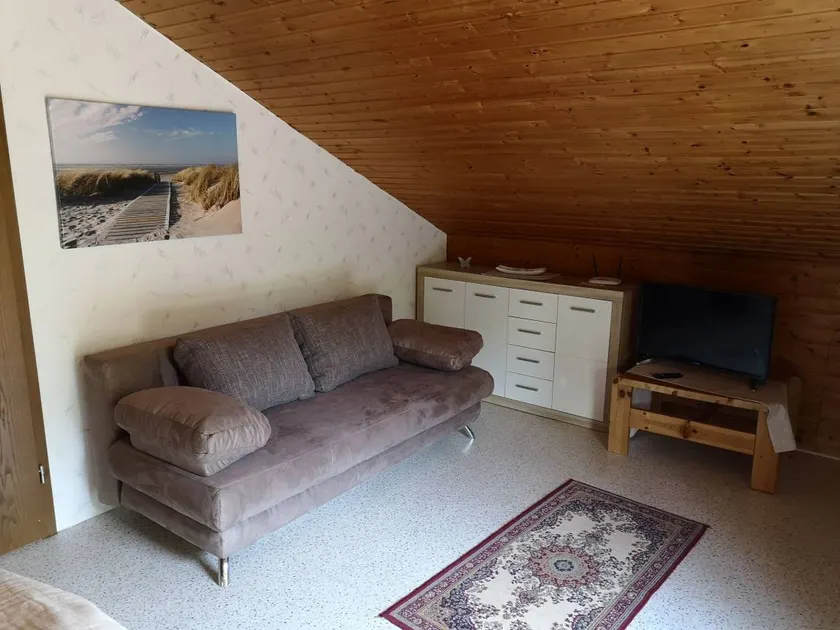 Holiday apartment with barbeque | Garden view - Image 1