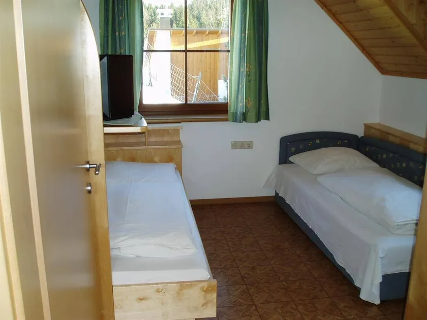 Holiday apartment with sauna, terrace & garden - Image 1