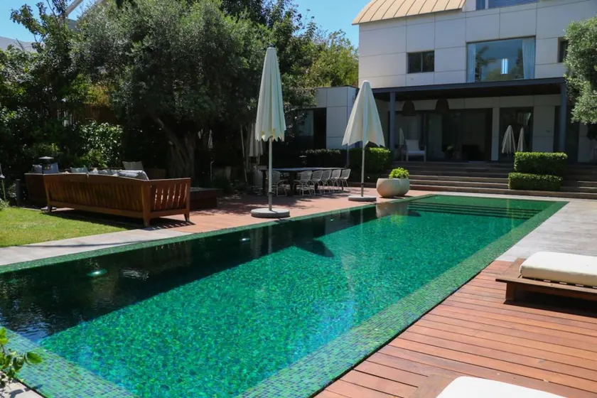 Luxurious Coastal Villa with Pool Near the Beach by Sea N' Rent - Image 1