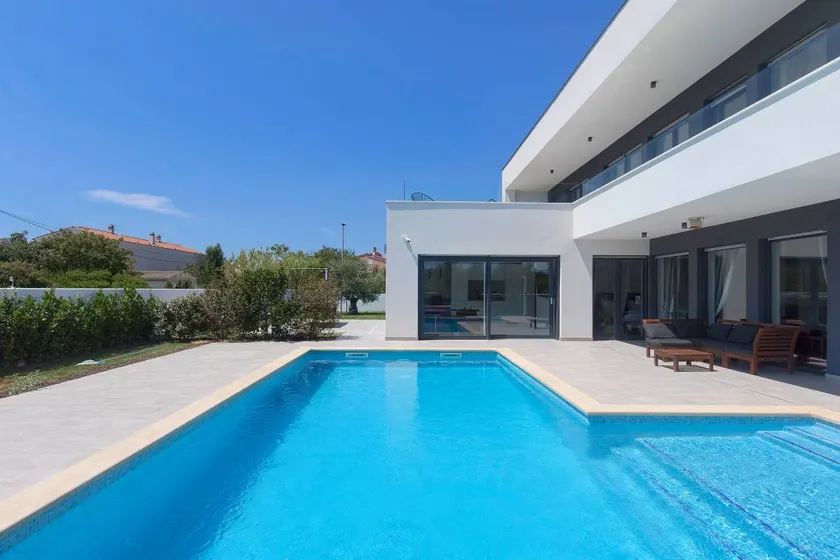 Villa totalmente equipada con jardín, piscina climatizada y terraza | Admite perro - Image 1