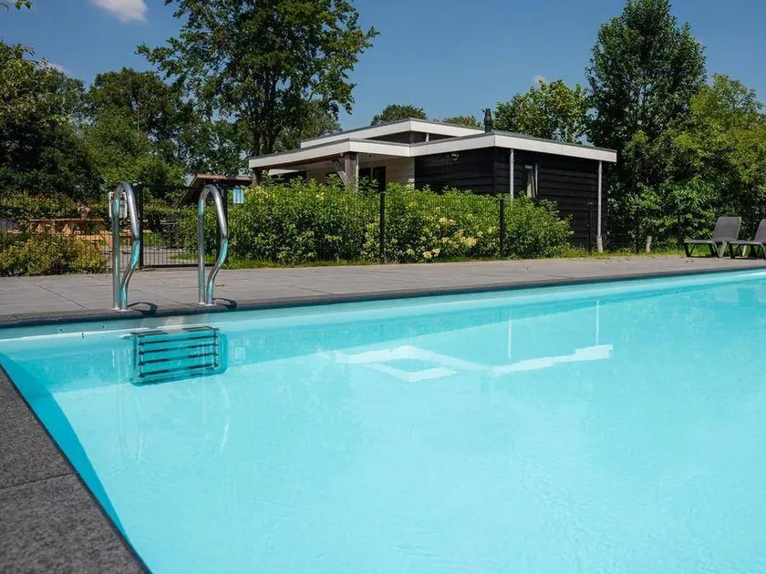 Luxury Panoramic Lodge with Jacuzzi - Image 1
