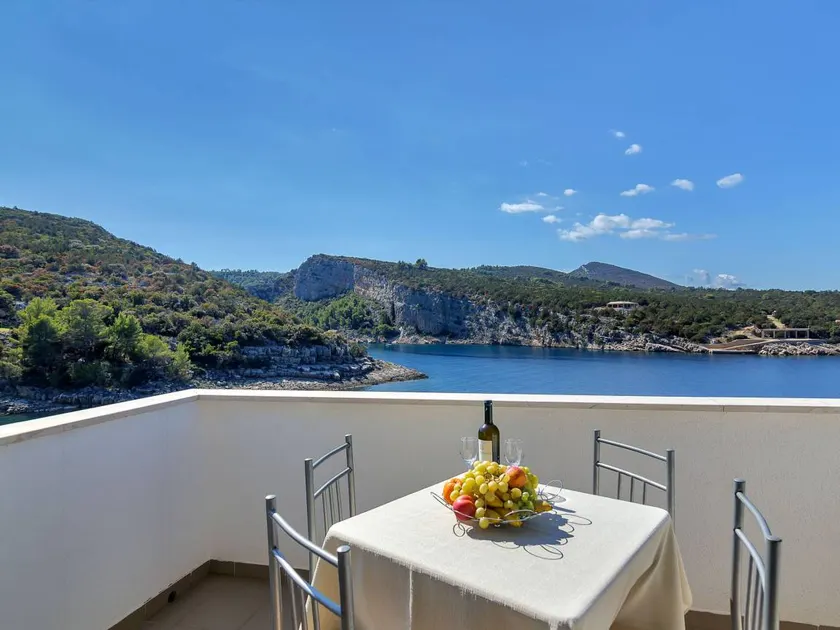 Cico in Gdinj with 1 bedrooms and 1 bathrooms - Image 1