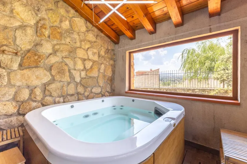 Ferienhaus mit privatem Pool, Grill und Whirlpool | Bergblick | Ideal für Homeoffice - Image 1
