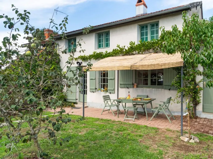 Fully equipped lovely flat with terrace, garden & barbeque | Dogs allowed - Image 1
