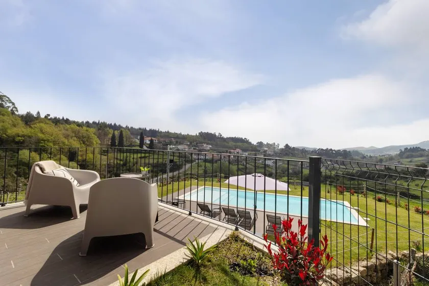 Ferienhaus mit Garten, privatem Pool und Terrasse | Bergblick | Perfekt für die Arbeit von Zuhause - Image 1
