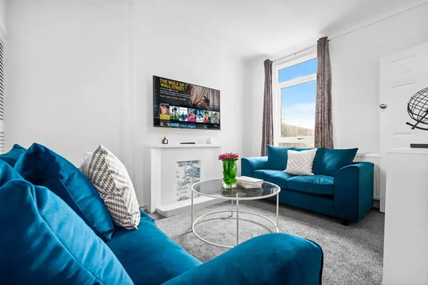 Flat with garden - Image 1