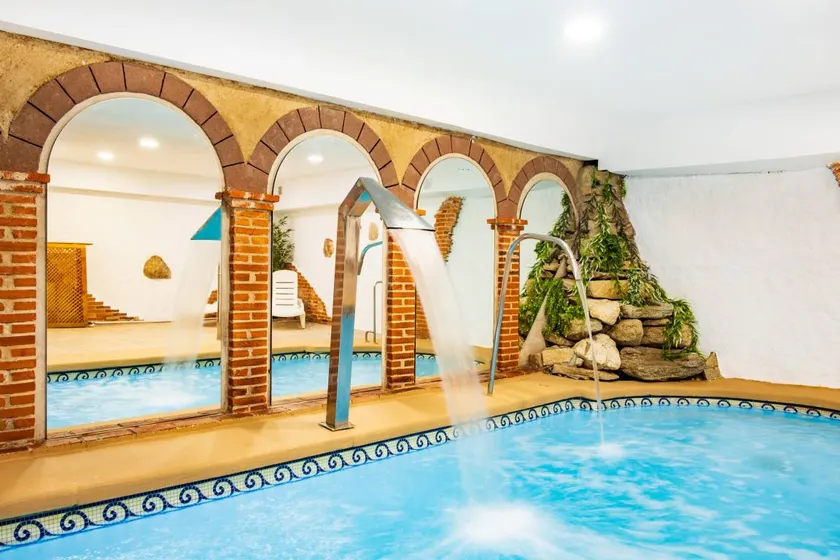 Child-friendly charming holiday home with barbecue, private pool & sauna | City view | Perfect for remote work | Pets allowed - Image 1