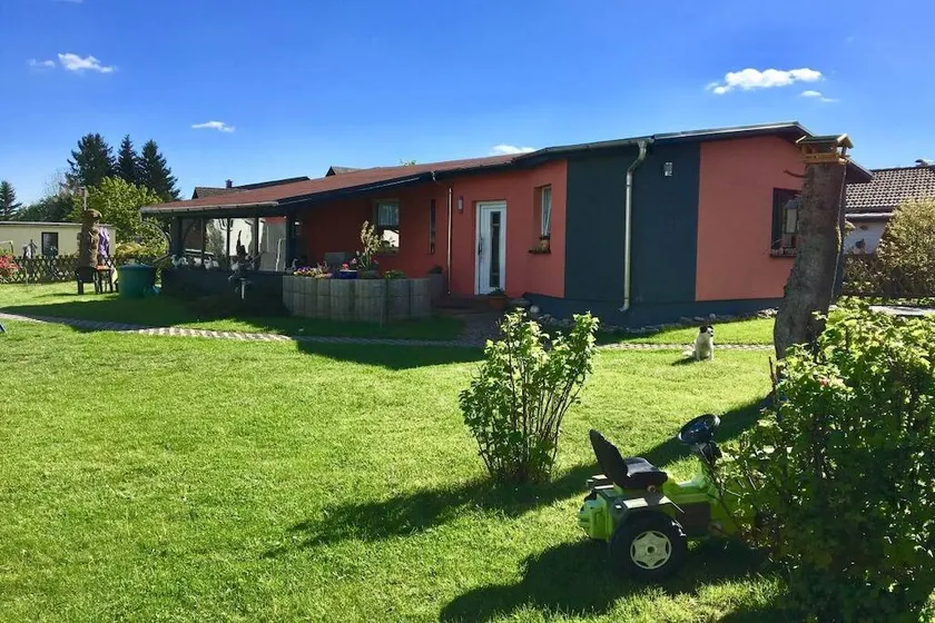 Ferienhaus mit Terrasse, Garten und Grill - Image 1