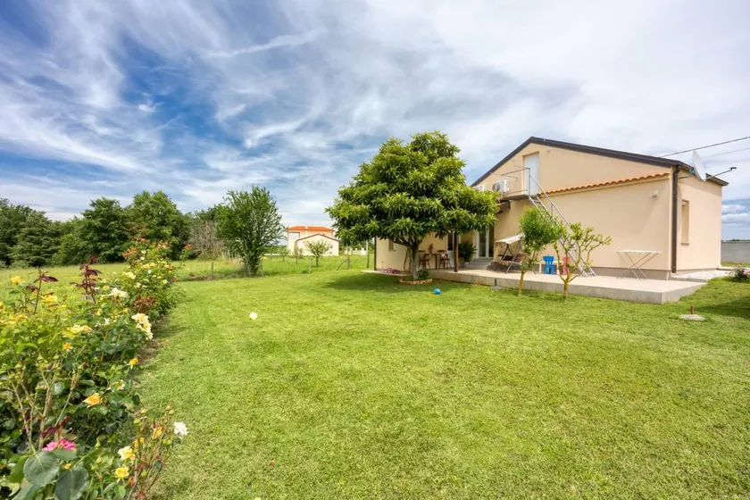Fully equipped wonderful house with terrace, barbecue & garden | Pet-friendly - Image 1