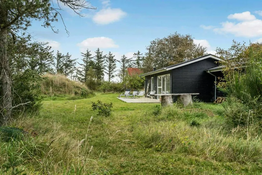 House with terrace, garden & barbeque - Image 1