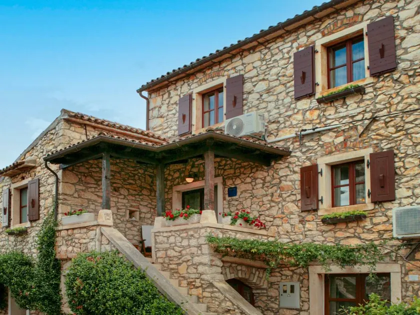Fully equipped pleasant apartment with terrace | Pets allowed - Image 1