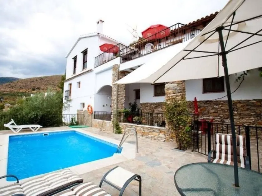 House with terrace, pool & barbeque - Image 1