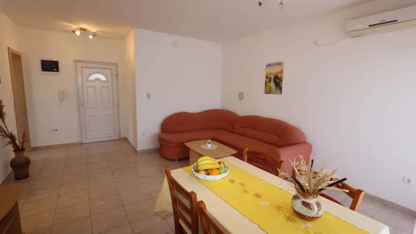 Wonderful holiday apartment with barbeque, garden & terrace | Pet-friendly - Image 1