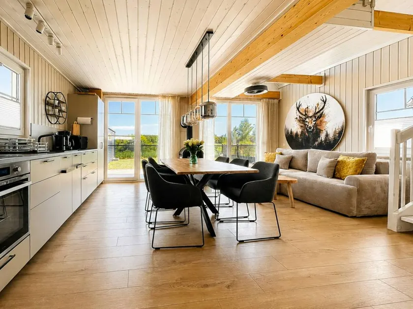 Cozy retreat with a sauna and garden by the canal - Image 1
