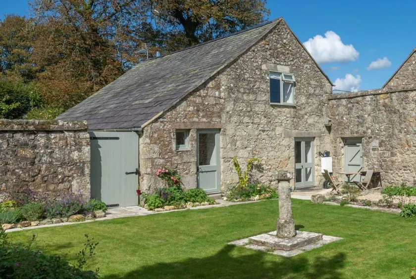 Cottage with garden - Image 1