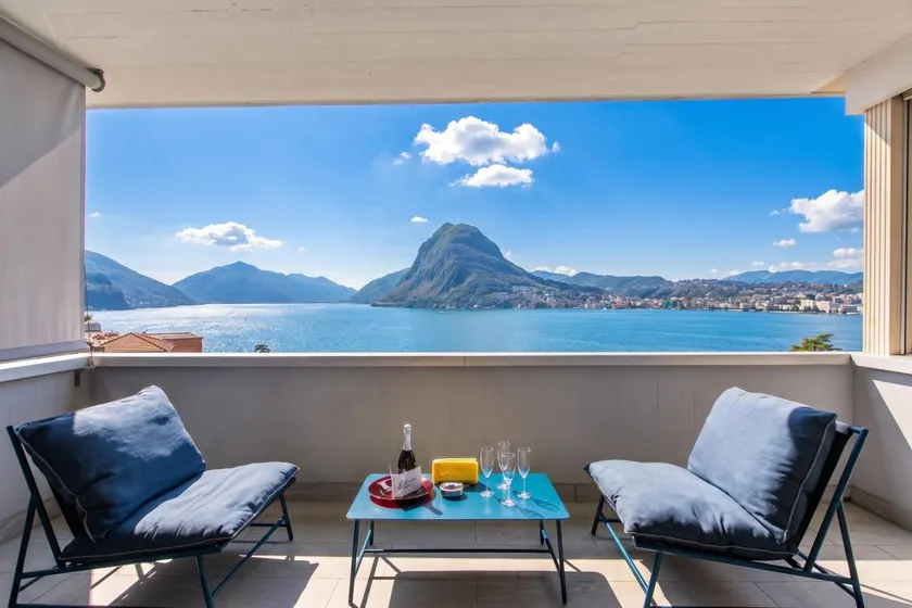 Holiday apartment with terrace | Water view - Image 1