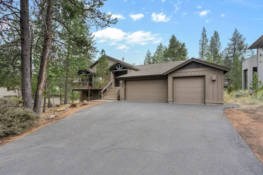 Black Bear Lodge - Image 1