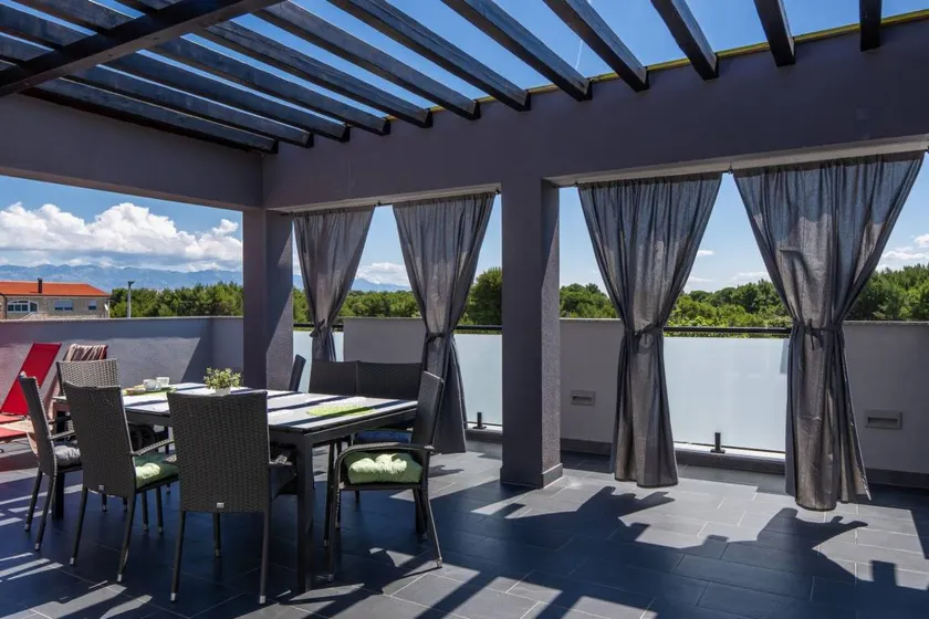 Holiday apartment with BBQ | Garden view - Image 1
