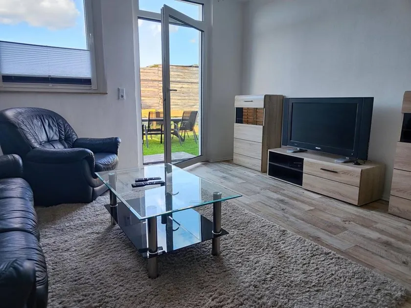 Spacious Apartment with Private Garden and Wi-Fi in Milmersdorf - Image 1