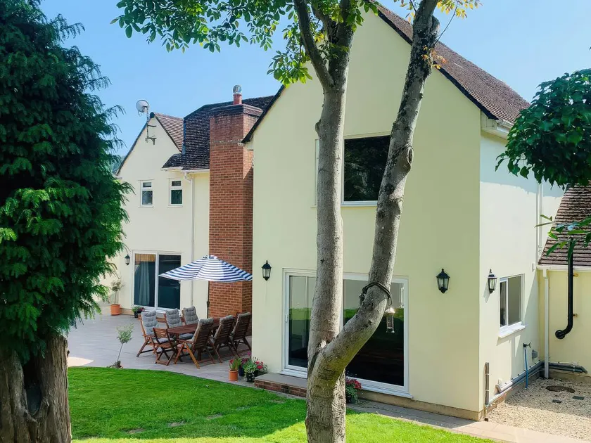 Children-friendly cottage with garden - Image 1