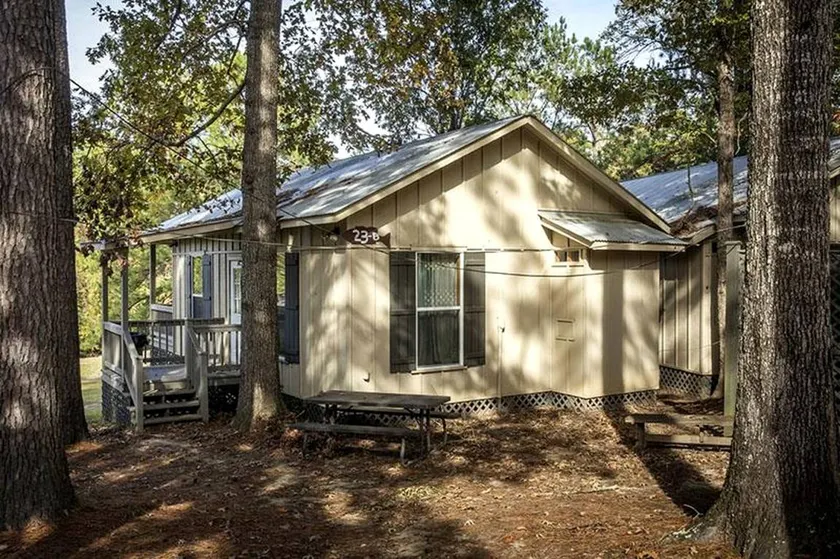 Inviting Waterfront Cabin with Private Pond and Outdoor Deck Near Zwolle, Louisiana - Image 1
