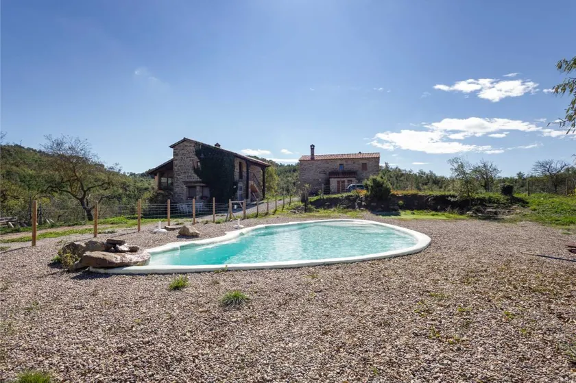 Family-friendly lovely house with garden, private pool & BBQ | Garden view | Perfect for remote work | Pets allowed - Image 1