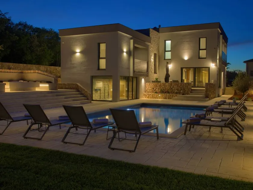 House with jacuzzi, sauna & private pool - Image 1