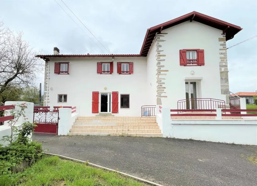 Fully equipped gite with barbeque, garden & terrace - Image 1