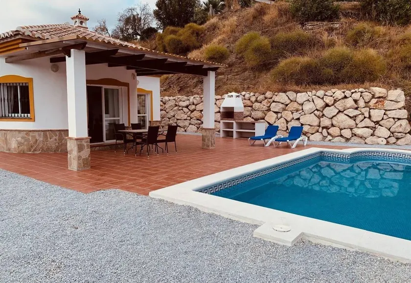 Fully equipped pleasant villa with private pool, barbeque & fast internet | Mountain view - Image 1