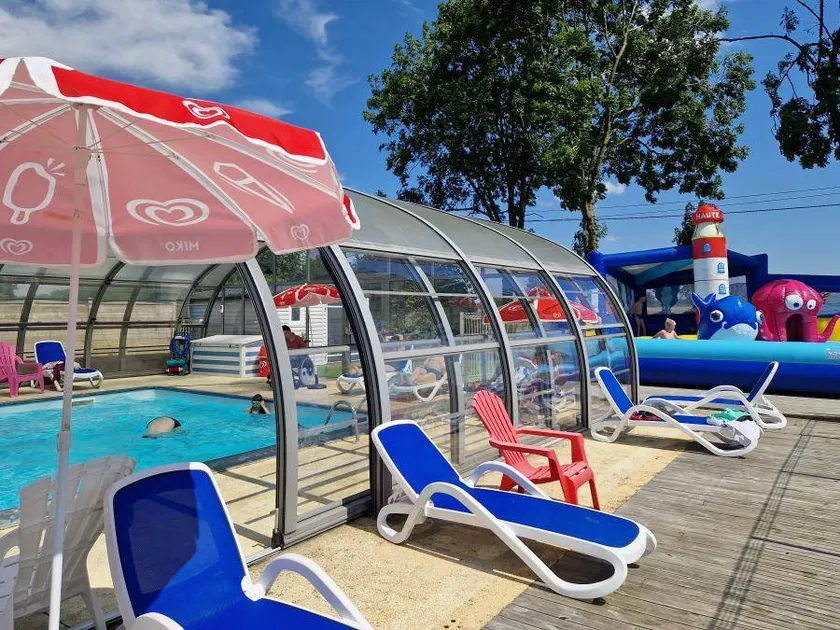 Mobil home convivial et familial avec terrasse, piscine chauffée et barbecue - Image 1