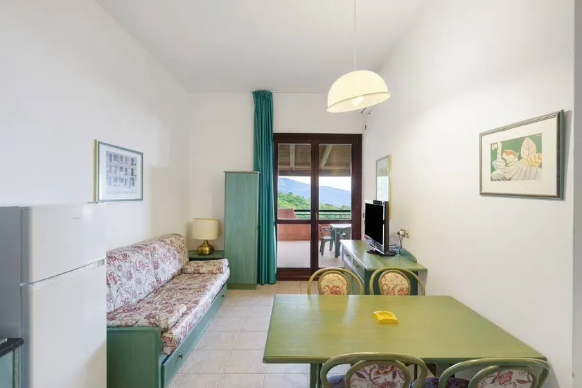 P. R. Club - One-Bedroom Faro 31 with Sea View, Private Terrace and Air Conditioning - Image 1
