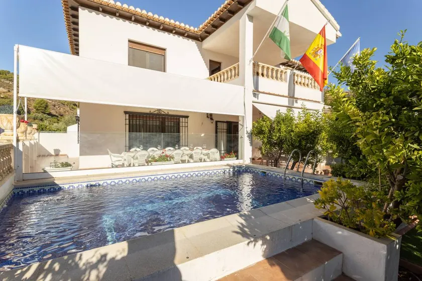 Holiday home with garden, barbeque & private pool | Mountain view - Image 1