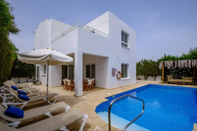 Familienfreundliche Villa mit Garten, privatem Pool und Terrasse | Meerblick - Image 1