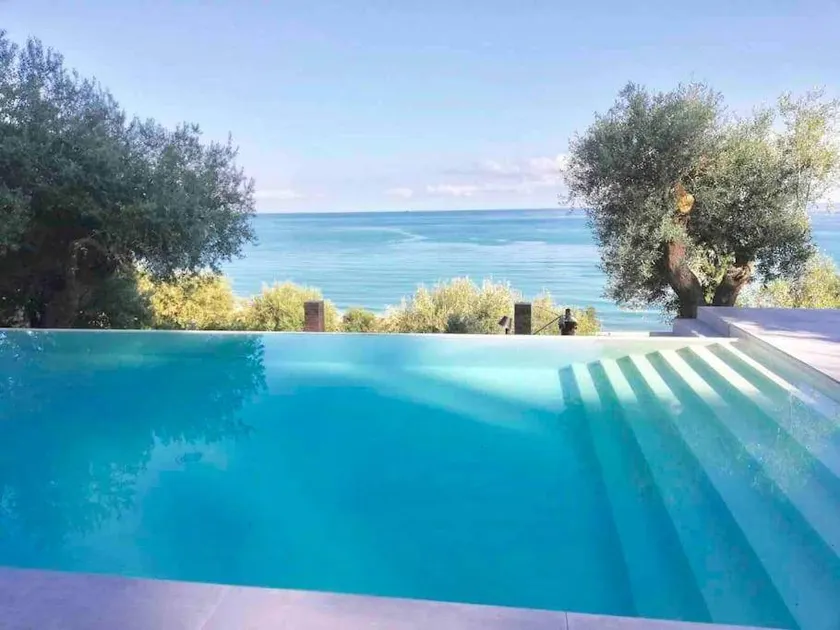 Villa with terrace, barbecue & private pool | Sea view - Image 1