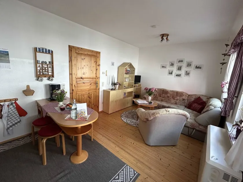 Children-friendly flat with BBQ, pool & garden | Pool view | Pets allowed - Image 1