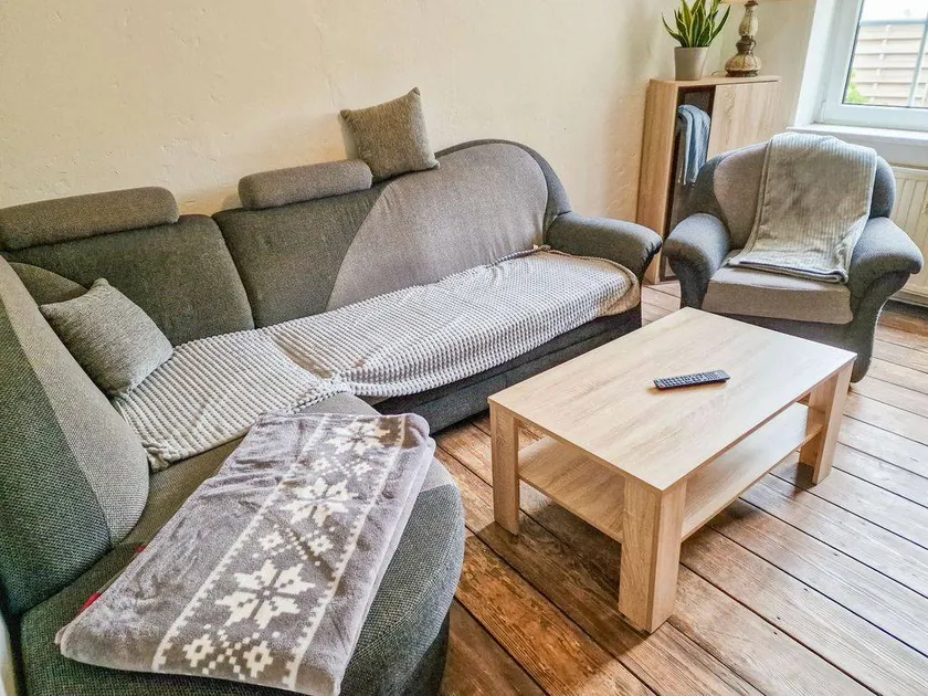 Holiday apartment with barbecue & terrace - Image 1