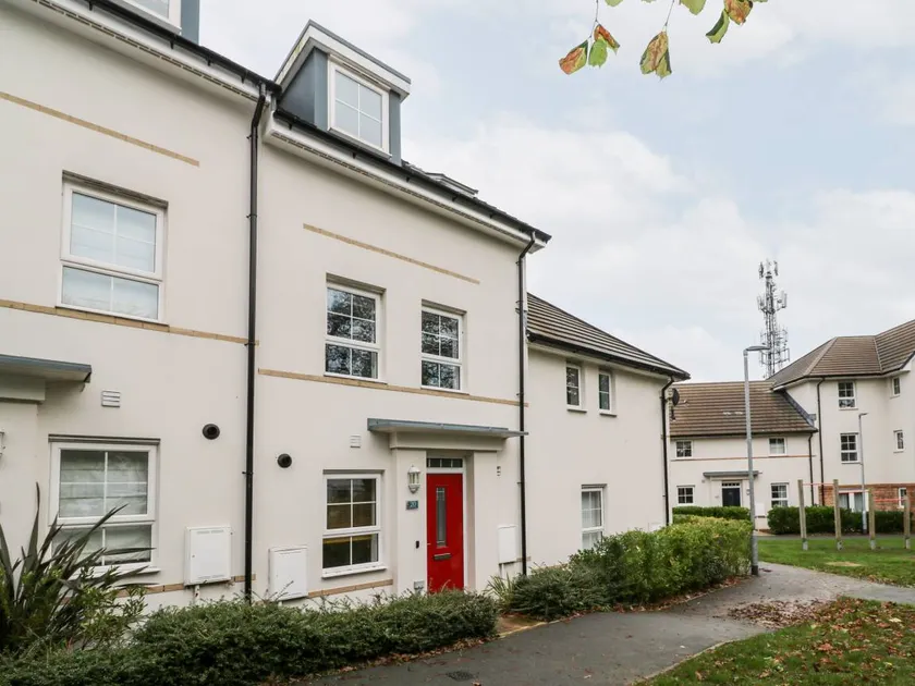 Family-friendly beautiful cottage with terrace & garden | Beach view | Dogs allowed - Image 1