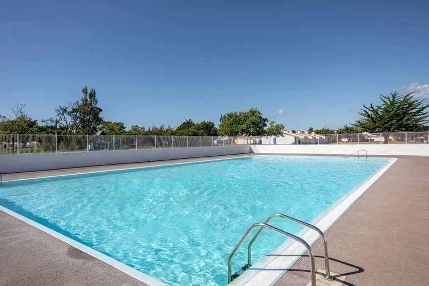 Studio „Gemeinschaftspool“ mit Pool, privater Terrasse und WLAN - Image 1