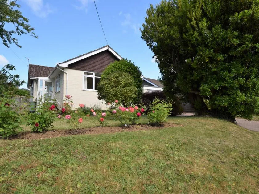Holiday home with garden - Image 1