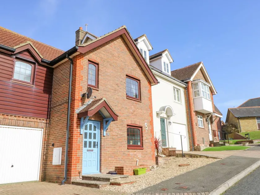 Children-friendly pleasant cottage with garden - Image 1
