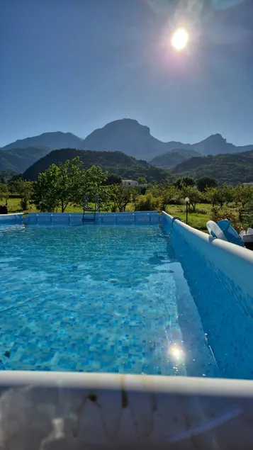 Flat with pool, garden & barbecue | Mountain view - Image 1