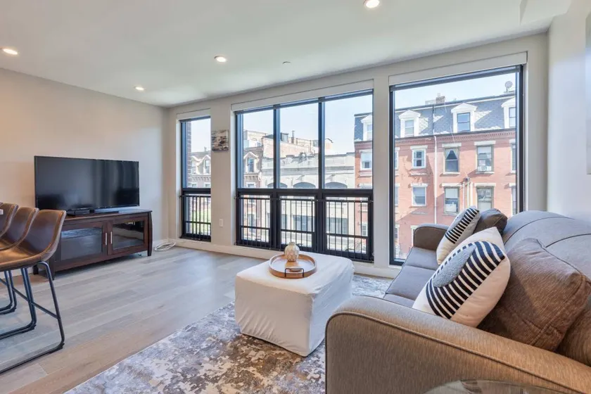 Flat | Next to Faneuil Hall | Suitable for remote work - Image 1