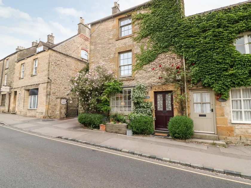 Family-friendly cottage with garden | Pet-friendly - Image 1