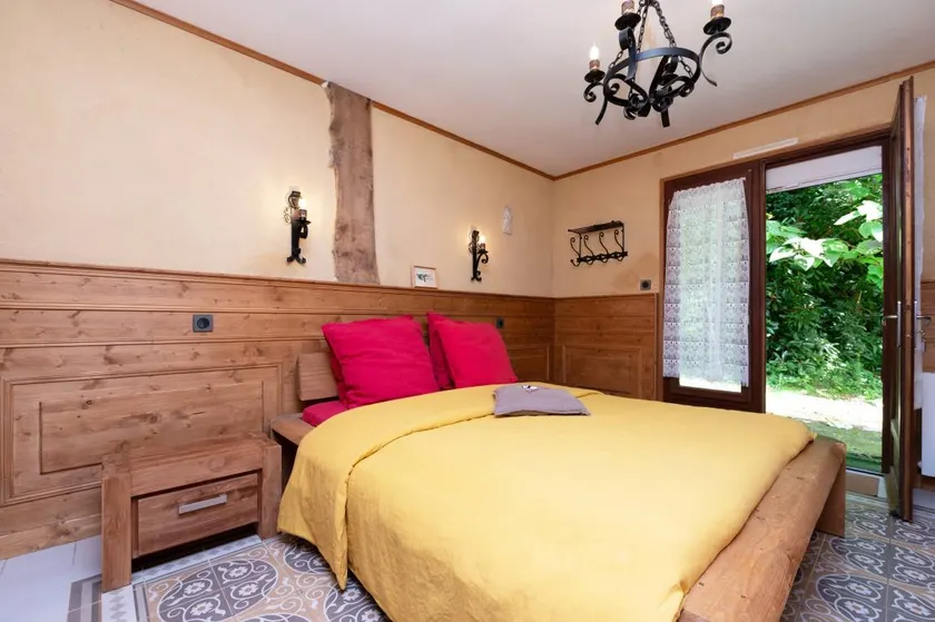Family-oriented beautiful bed and breakfast with garden, BBQ & fast internet | Garden view | Suitable for remote work | Pet-friendly - Image 1